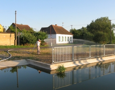 102